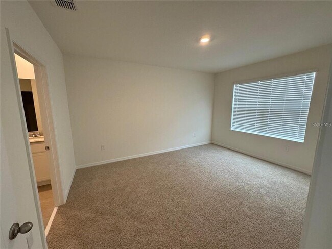 Building Photo - 240 Taylor Grvs St