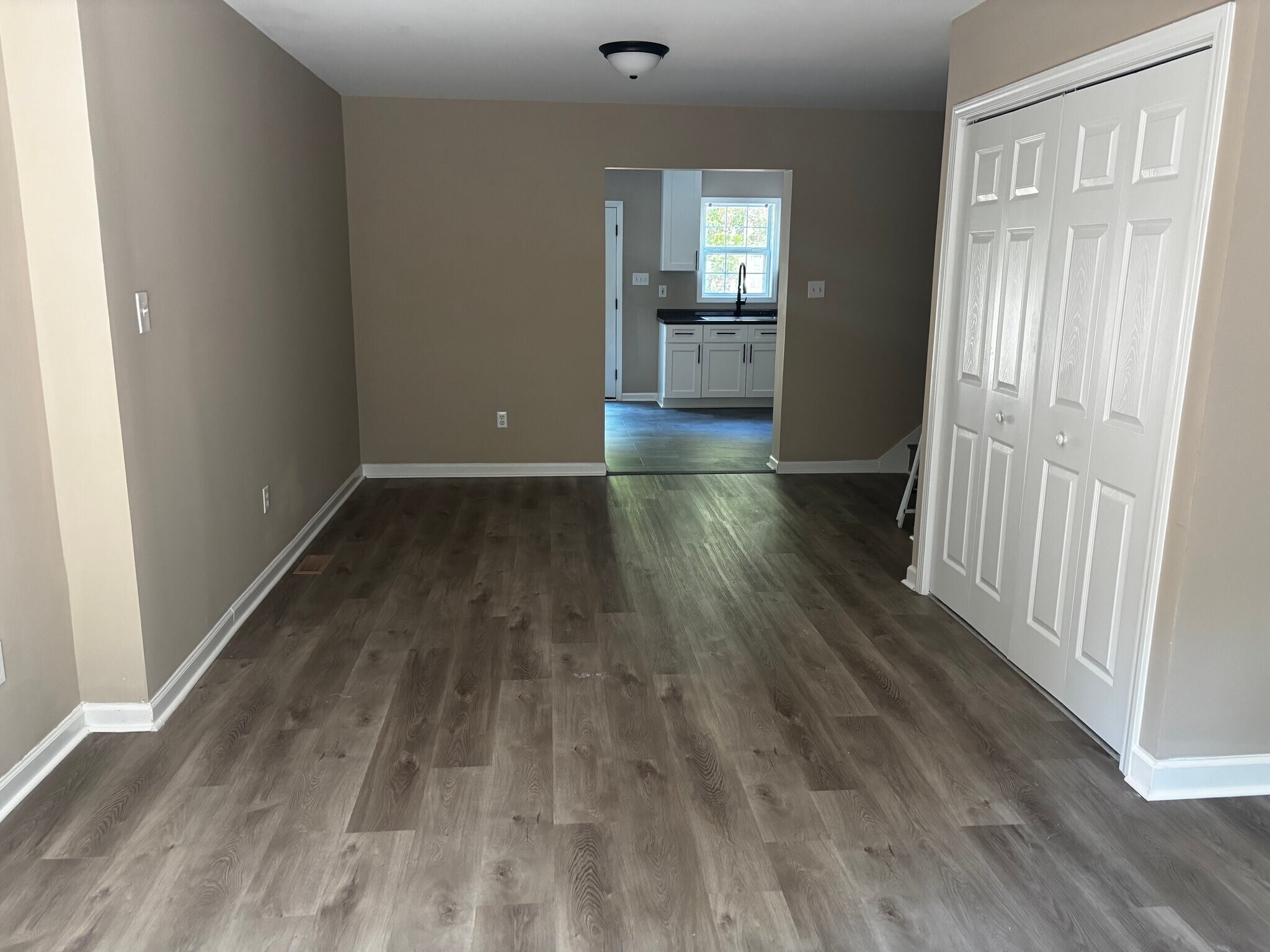 Building Photo - 8517 Kangaroo Ct