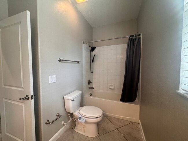 Building Photo - 4 Bedroom/3 Bathroom Enclave at Terra Bella