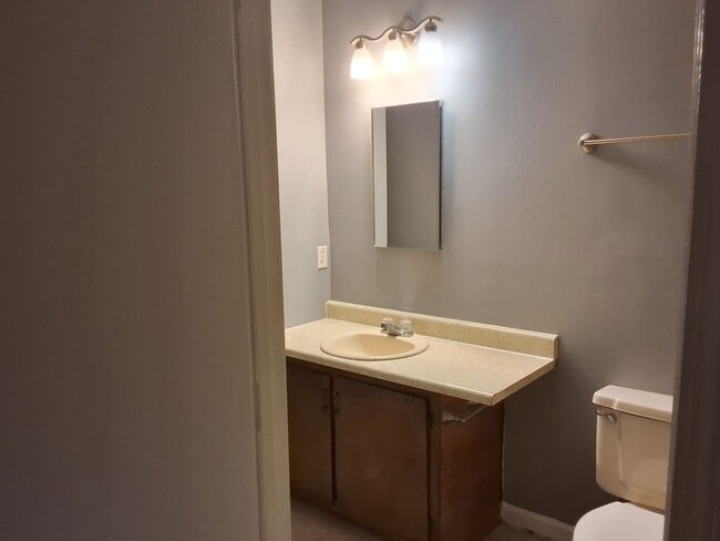 Building Photo - Cozy 3 Bed, 1 Bath House Minutes To Fort Knox