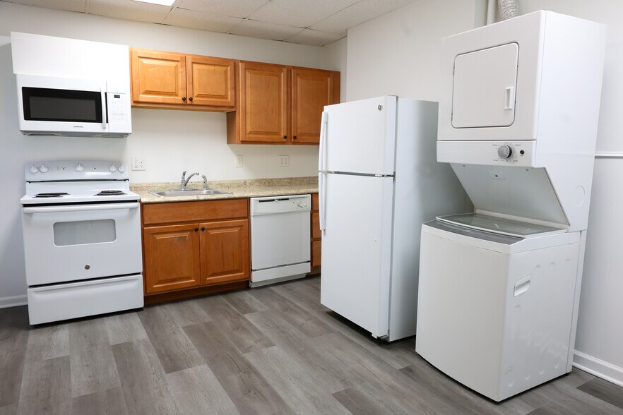 Building Photo - 9104 Baltimore St