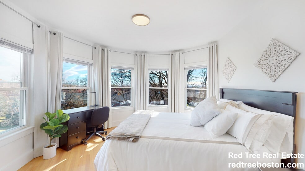 Building Photo - 659 South St