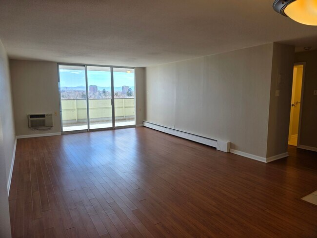 Building Photo - Location, Location… and Absolutely Incredible Views!