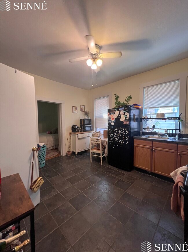 Building Photo - 42 Fresh Pond Pl
