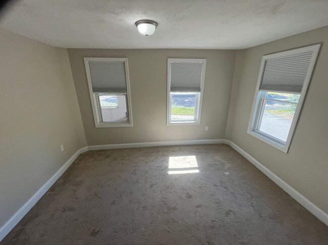 Building Photo - 204 N Franklin St