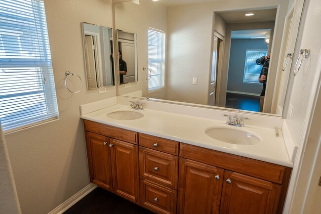 Building Photo - COMING SOON! Charming 2-Bedroom Townhome with Community Amenities in Saugus!