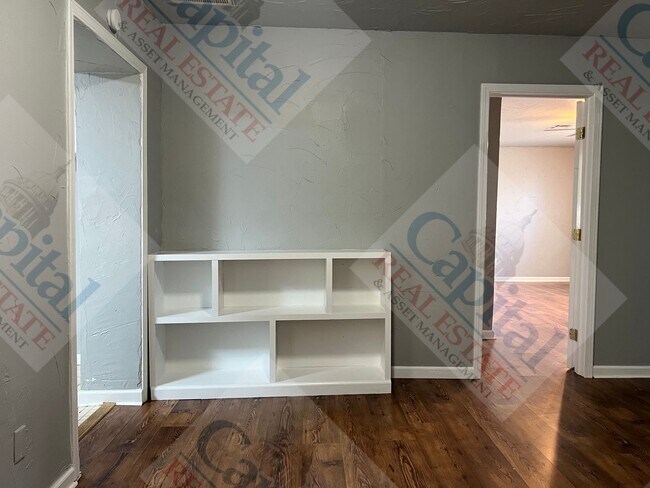 Building Photo - Home Sweet Home