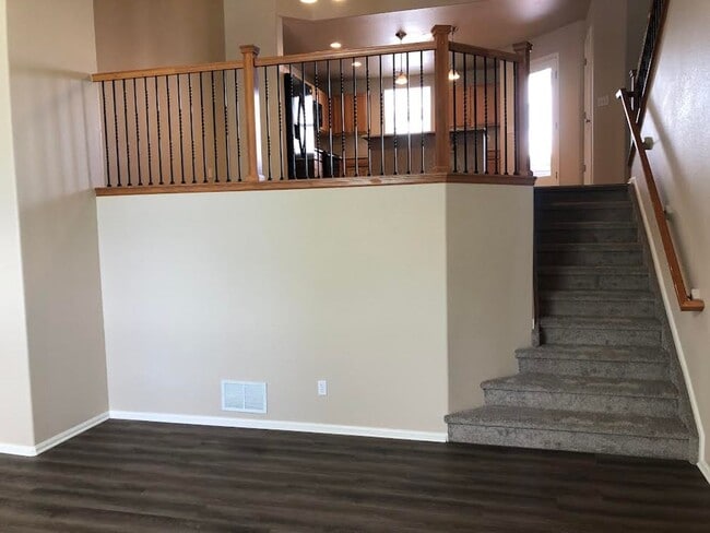 Building Photo - Fully Renovated, "MUST SEE" 3 Bedroom, 3 Bath Townhome with 2 Car Attached Garage