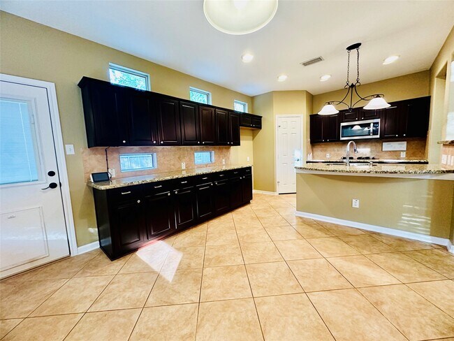 Building Photo - 3 W Greenhill Terrace Pl