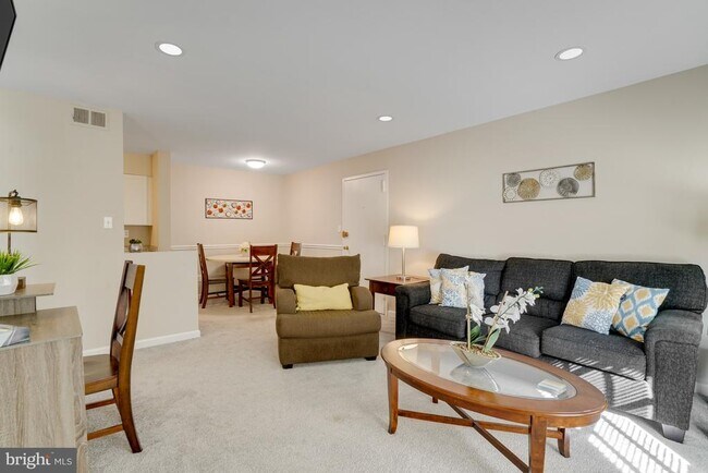 Building Photo - 5902 Surrey Hill Pl