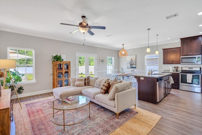 Building Photo - 725 Waterlily Ct