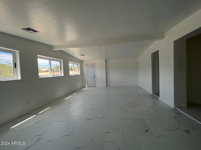 Building Photo - 1421 11th St