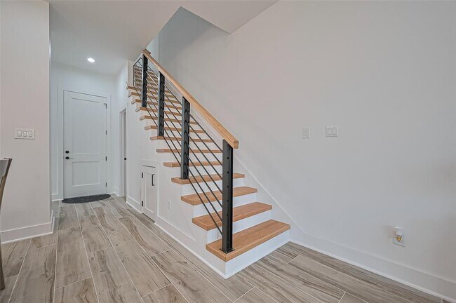 Building Photo - 3726 Noah St