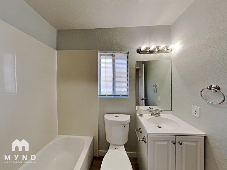 Building Photo - 549 Bastanchury Ave