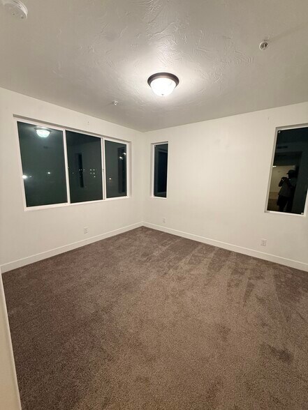 Building Photo - 551 S 1020 W