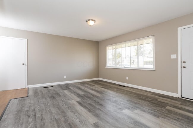 Building Photo - 4352 Ashgrove Dr