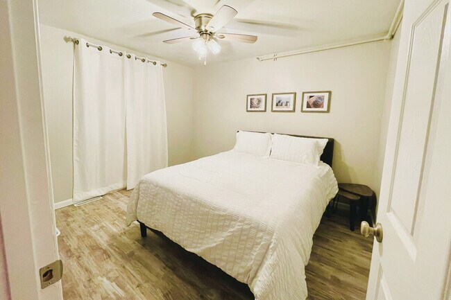 Building Photo - 915 W Whittier Dr