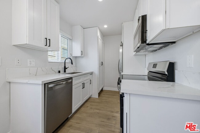 Building Photo - 1738 Colby Ave