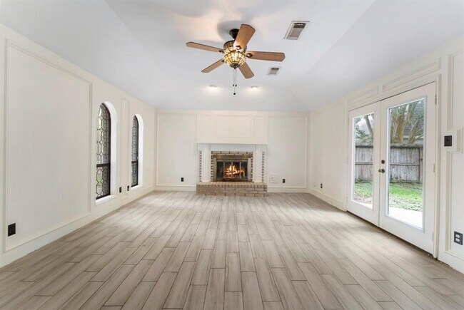Building Photo - 10310 Great Plains Ln
