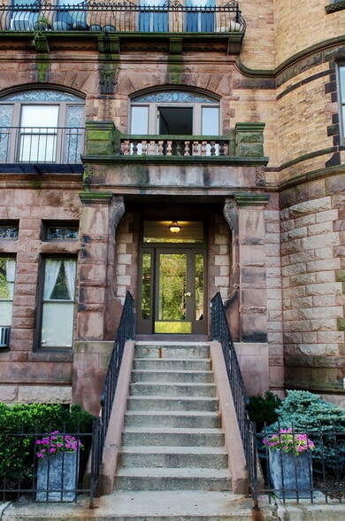 Building Photo - 362 Commonwealth Ave