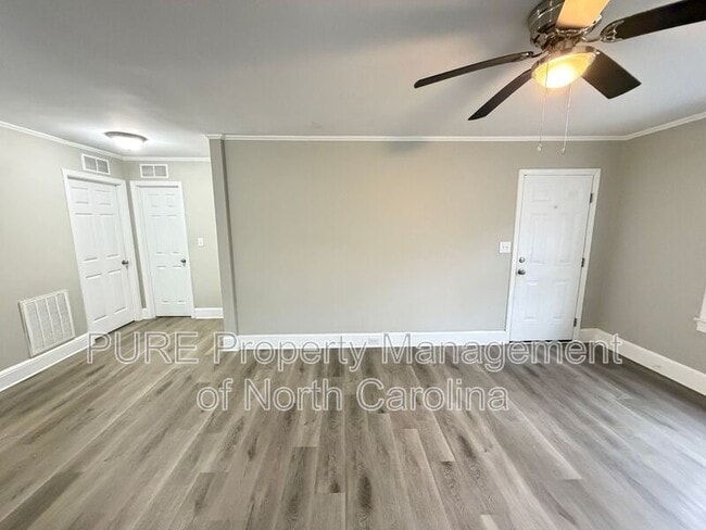 Building Photo - 231 Fairview Dr