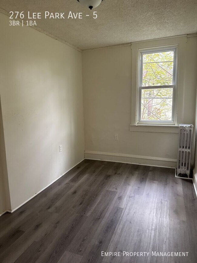 Building Photo - 276 Lee Park Ave