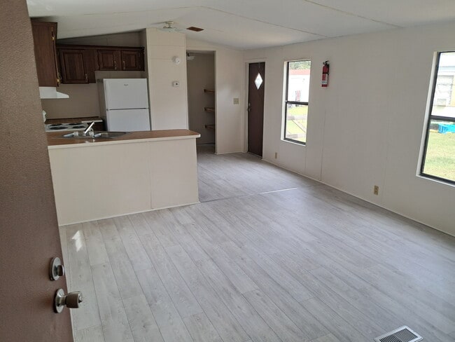 Building Photo - 472 Ruben Wells Rd