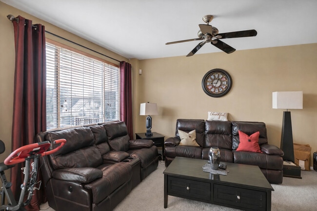 Building Photo - 1263 Tamarack Dr