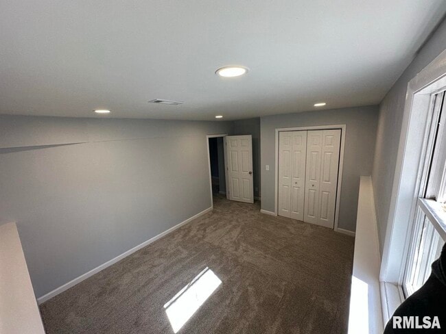 Building Photo - 3840 Wakonda Dr