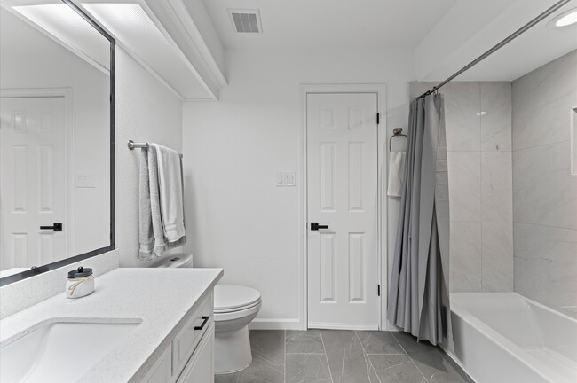 Building Photo - 15807 Crystal Brook Dr