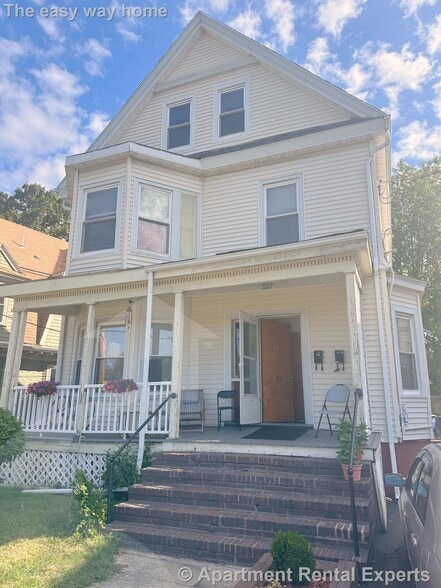 Primary Photo - 145 College Ave