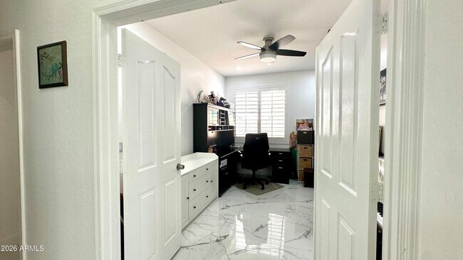 Building Photo - 3927 S Hollyhock Pl