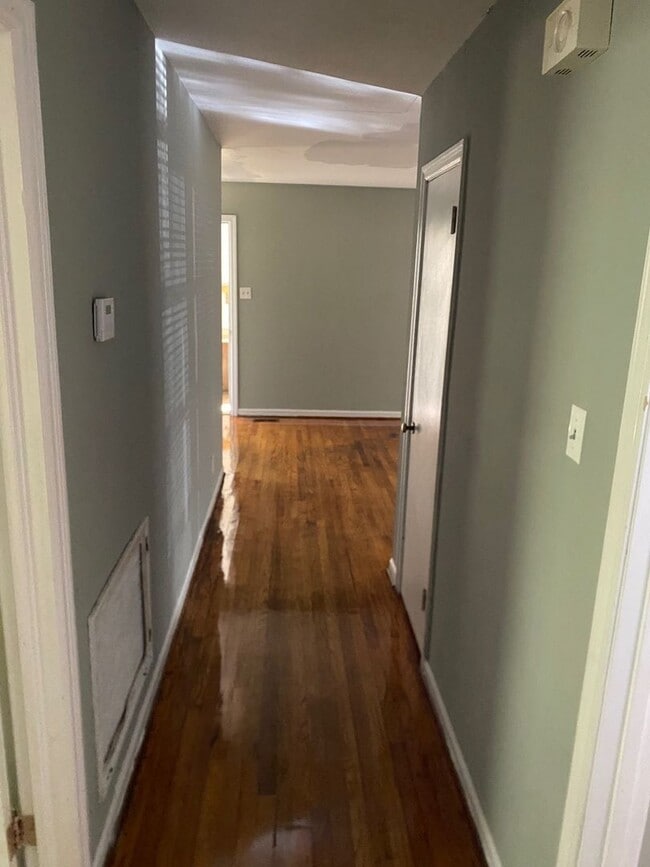 Building Photo - 381 Magnolia Ave