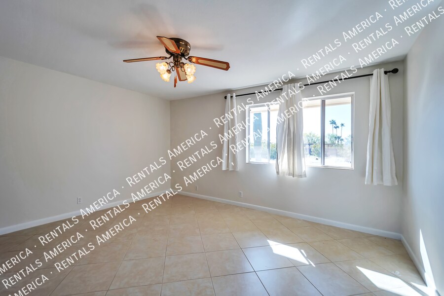 Building Photo - 3650 E Quenton Dr