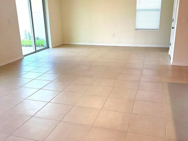 Building Photo - 5795 Cape Primrose Dr