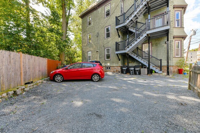 Building Photo - 14 Armstrong St