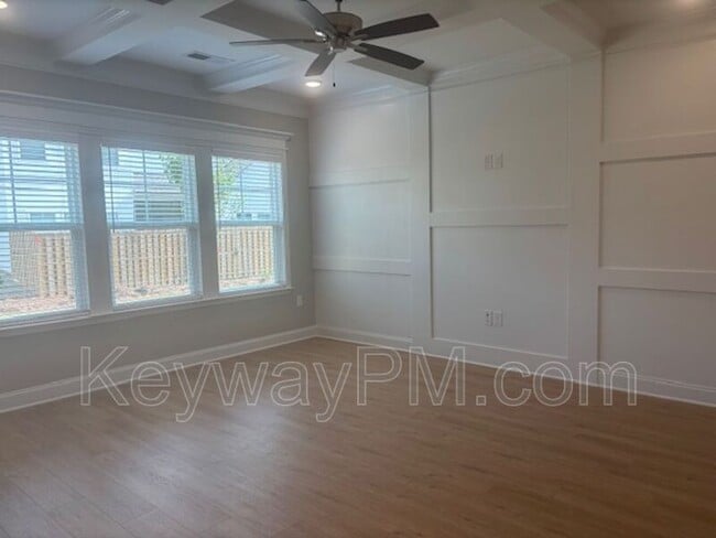 Building Photo - 3048 Venetian Dr