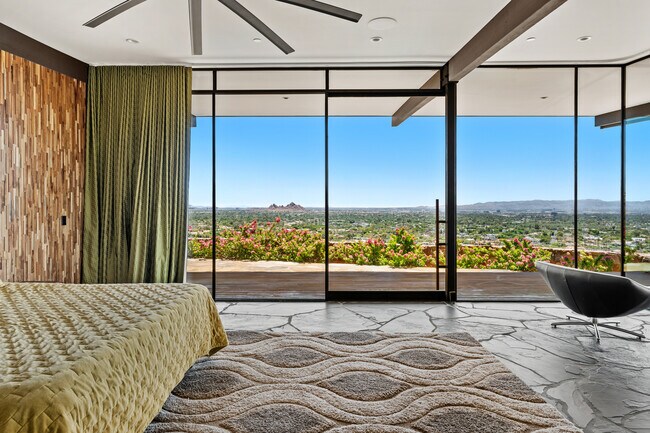 Building Photo - 4925 E Red Rock Dr