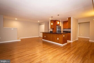 Building Photo - 9 Silverwood Cir
