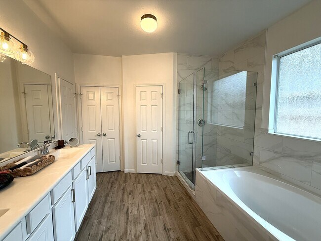 Building Photo - 14322 Heath Falls Ln