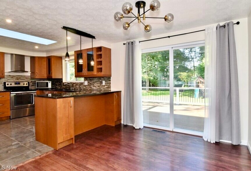 Primary Photo - 10098 Belmeadow Dr