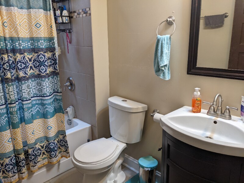 Building Photo - 2201 Jules St