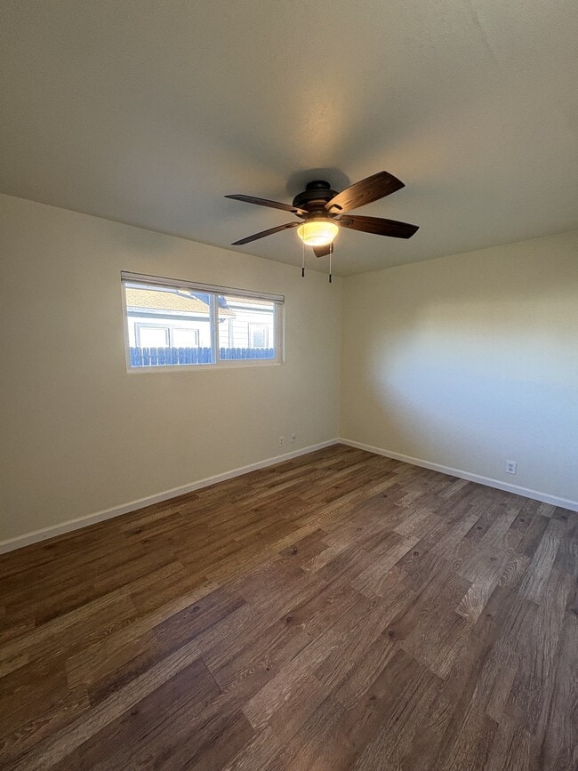 Building Photo - 9 10th St