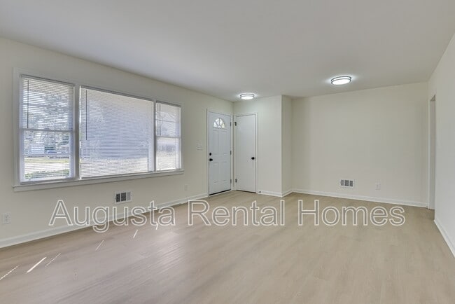 Building Photo - 2618 Providence Ct