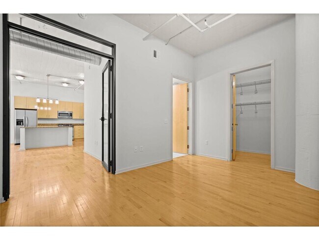 Building Photo - 290 Market St