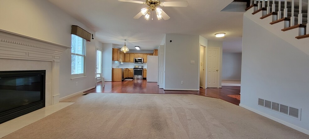 Building Photo - 13606 Saddlecreek Dr