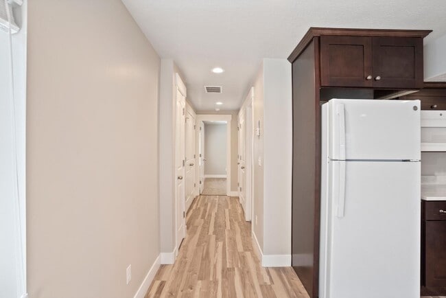 Building Photo - 2289 E 430 S