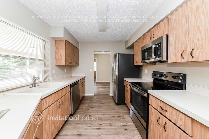 Building Photo - 4829 Montevista Dr