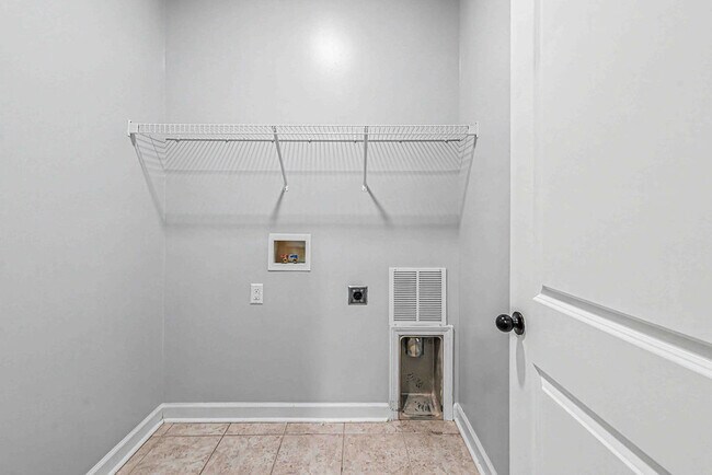 Building Photo - 125 Bridgeport Dr