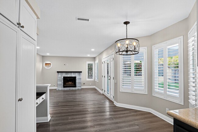 Building Photo - Exceptional Escondido Living — 4 Bed | 3 B...